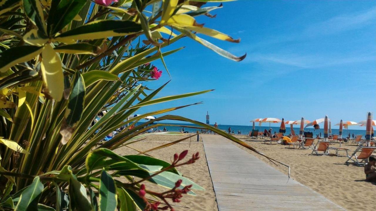 Appartamenti Sirio Via Pesci 6,8,14 Bibione Extérieur photo