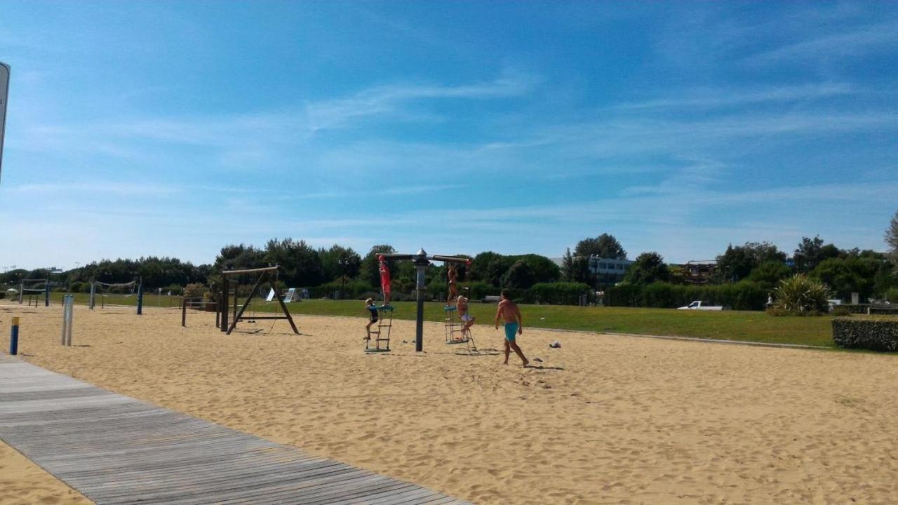 Appartamenti Sirio Via Pesci 6,8,14 Bibione Extérieur photo