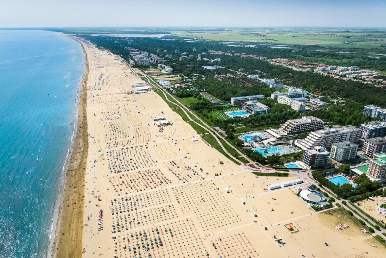 Appartamenti Sirio Via Pesci 6,8,14 Bibione Extérieur photo