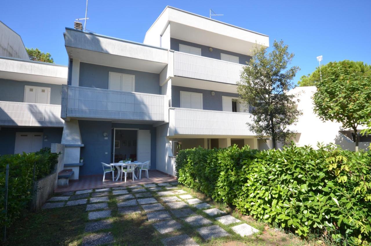 Appartamenti Sirio Via Pesci 6,8,14 Bibione Extérieur photo